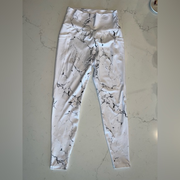 Buff Bunny Leggings - Picture 2 of 3